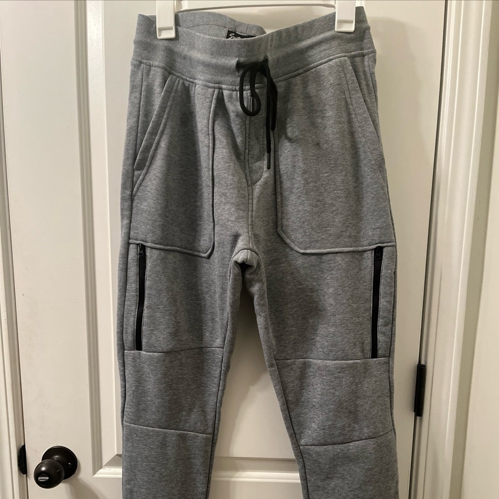 Switch Remarkable Men's Gray & Black Athletic Jogger Sweatpants Size Medium